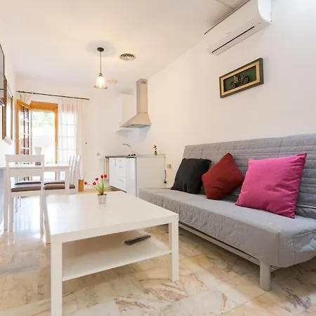 Casita Eras En De Con Piscina 아파트 *